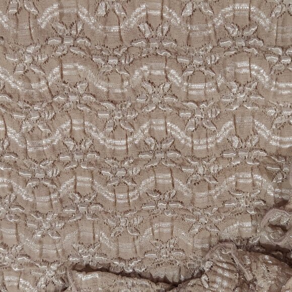 White House/Black Market Beige Ruffled Blouse Size M - Picture 8 of 8